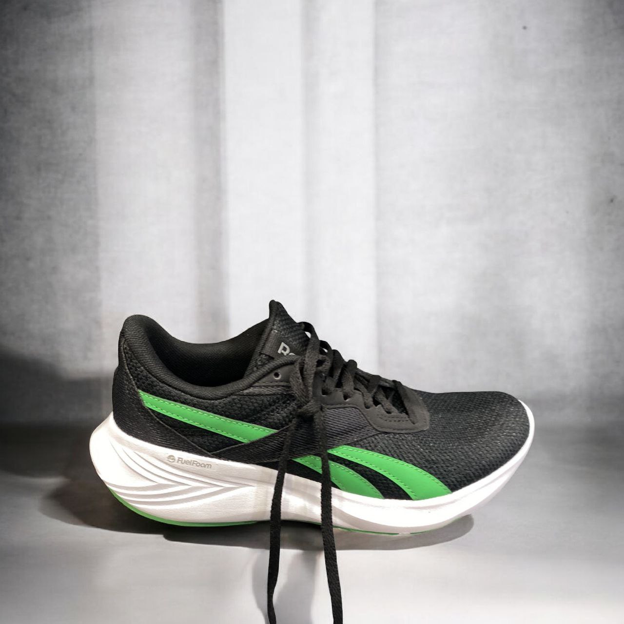 Energen Tech 7 de color negro y verde - Imagen 1