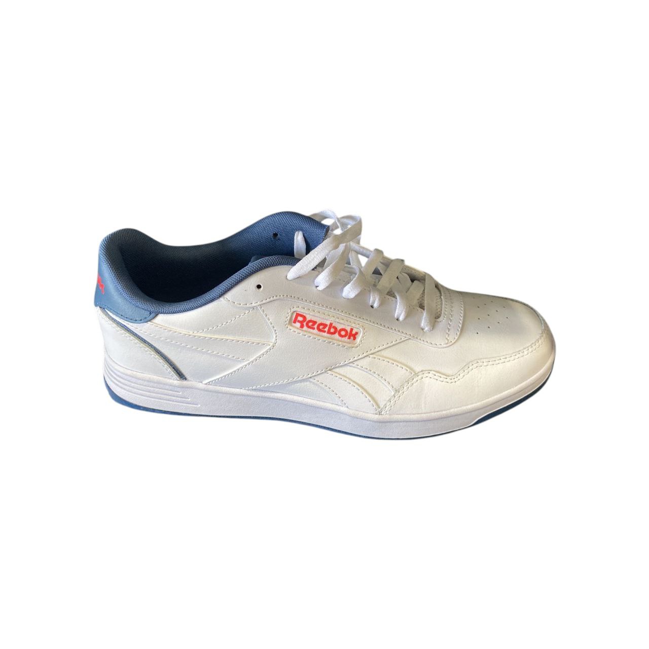 Court Advance unisex en color blanco con detalles en azul y rojo - Imagen 1