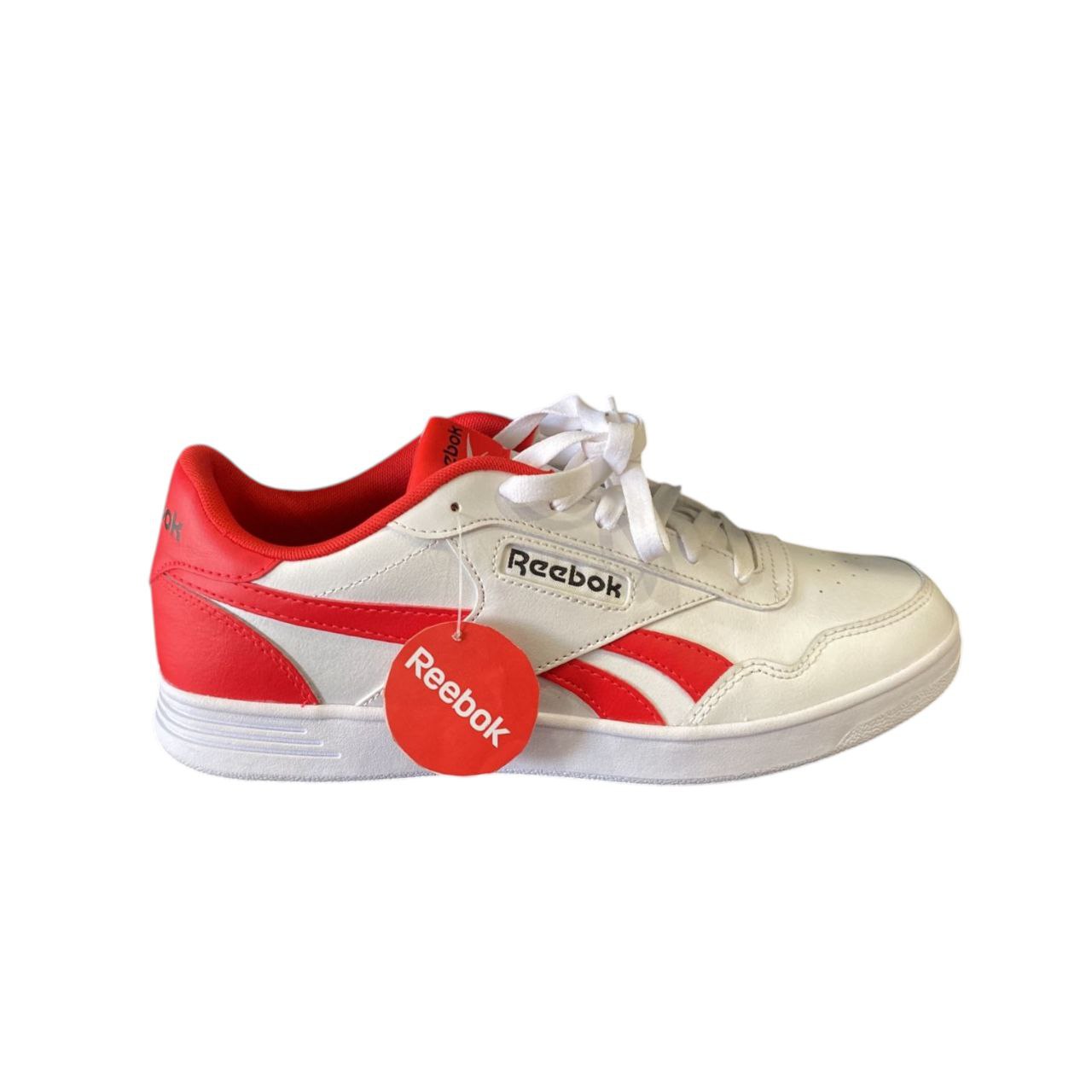 Court Advance sneakers in white and red
